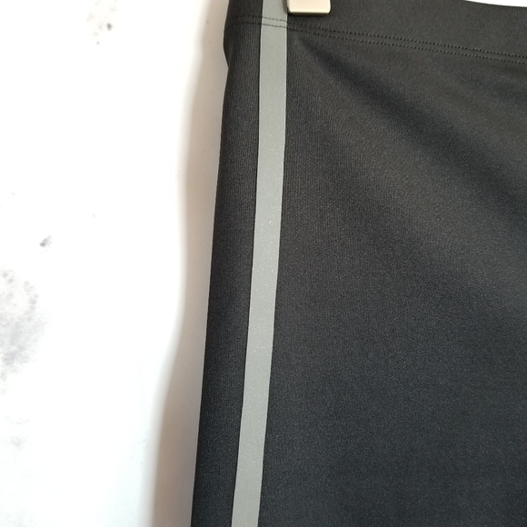 THEORY Black Biker Shorts X-Small - Picture 2 of 13